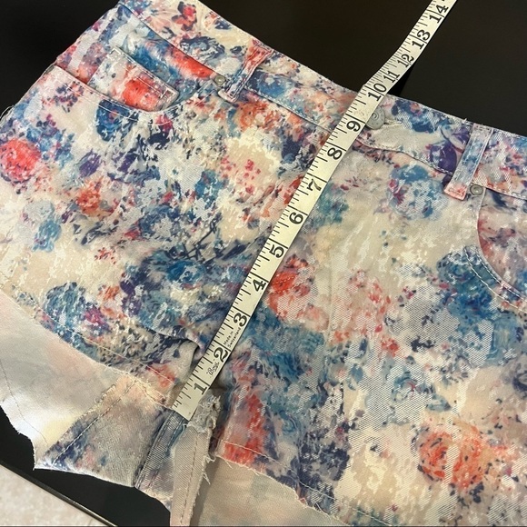 🔴 Top Shop Moto colorful distressed velvet jean shorts, button fly size 28/29(M) - Picture 10 of 13
